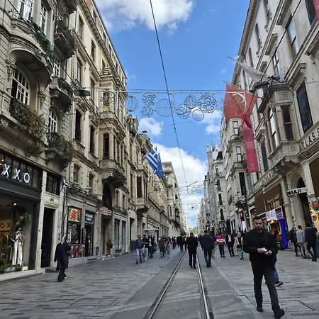 Miss Taksim Istanbul